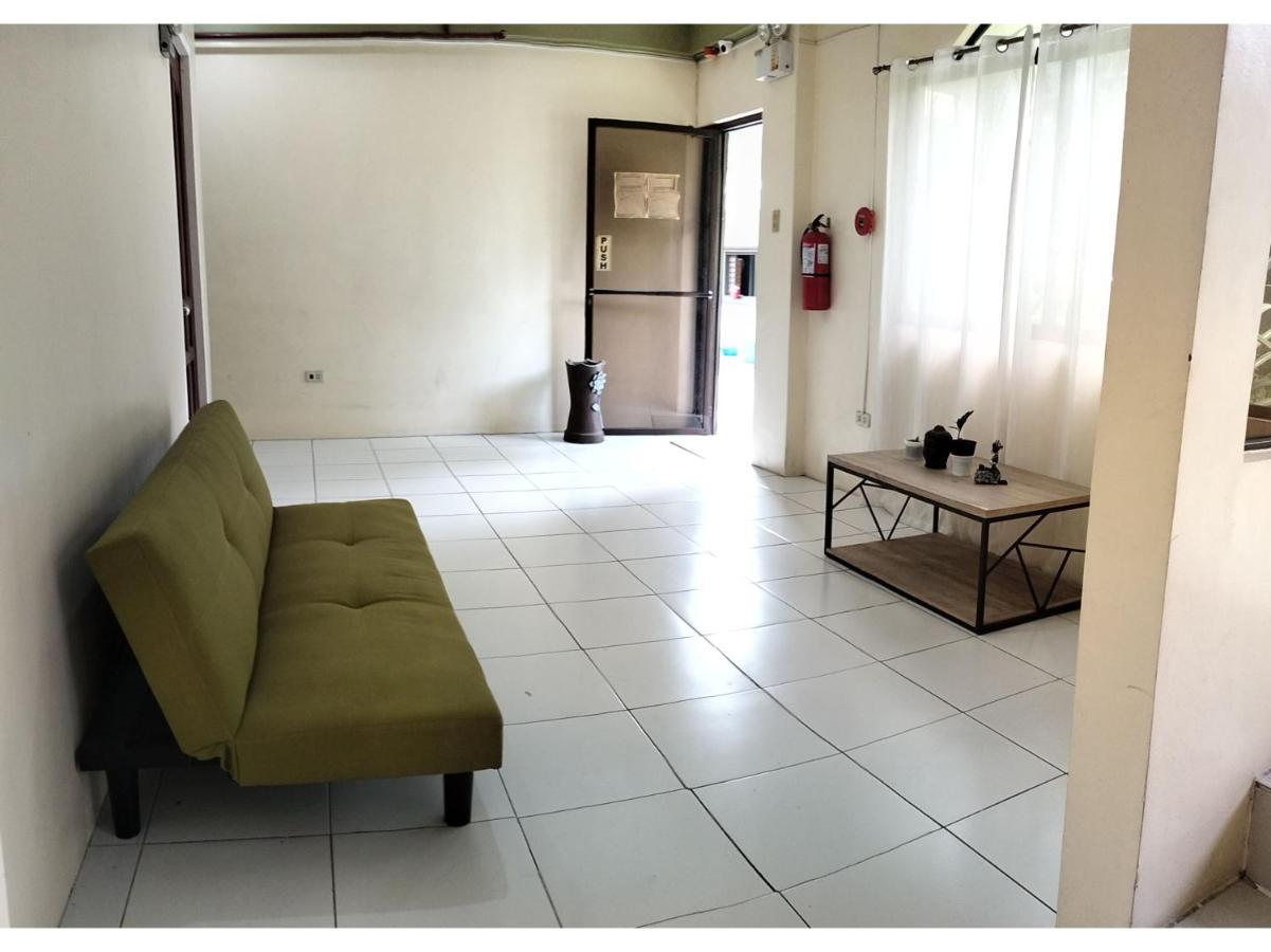 Hotel OYO 800 Ddd Habitat Dormtel Bacolod Exterior foto