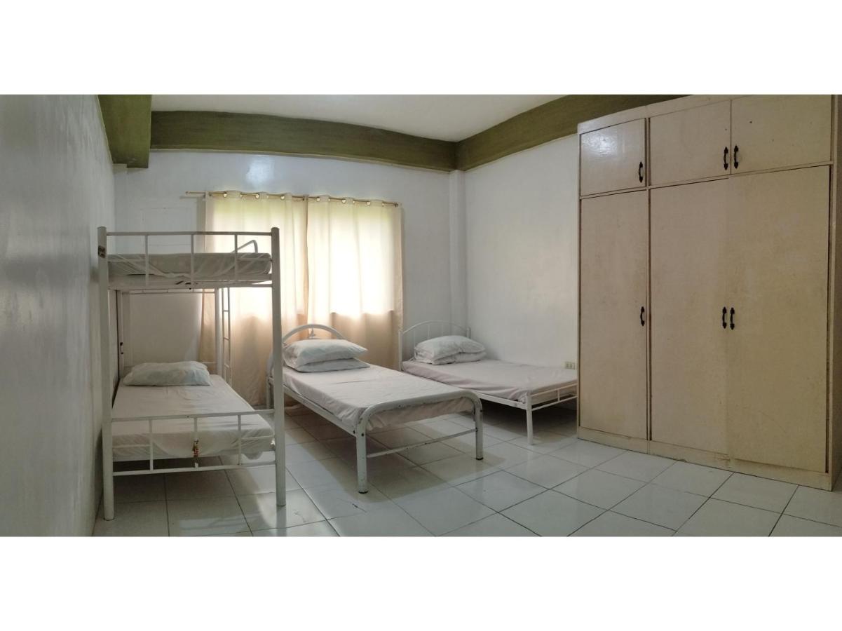 Hotel OYO 800 Ddd Habitat Dormtel Bacolod Exterior foto