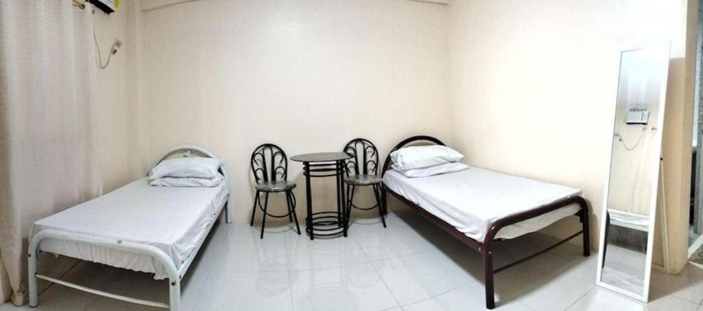 Hotel OYO 800 Ddd Habitat Dormtel Bacolod Exterior foto