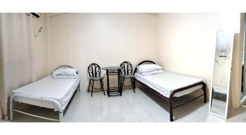 Hotel OYO 800 Ddd Habitat Dormtel Bacolod Exterior foto