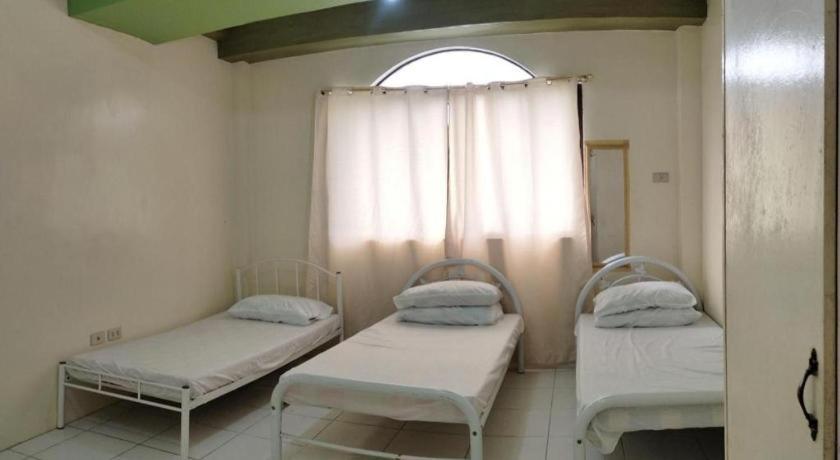 Hotel OYO 800 Ddd Habitat Dormtel Bacolod Exterior foto