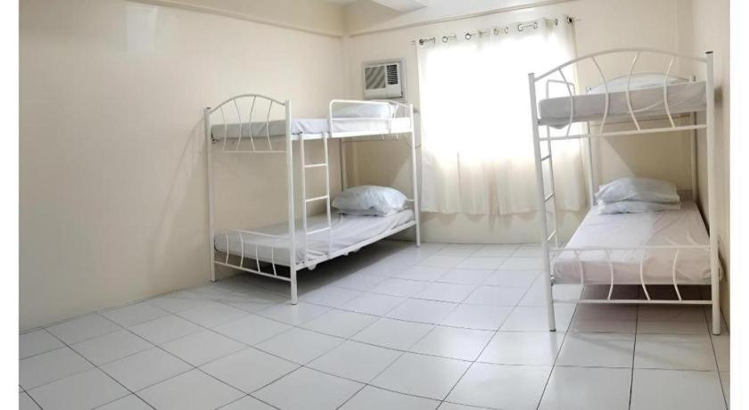 Hotel OYO 800 Ddd Habitat Dormtel Bacolod Exterior foto