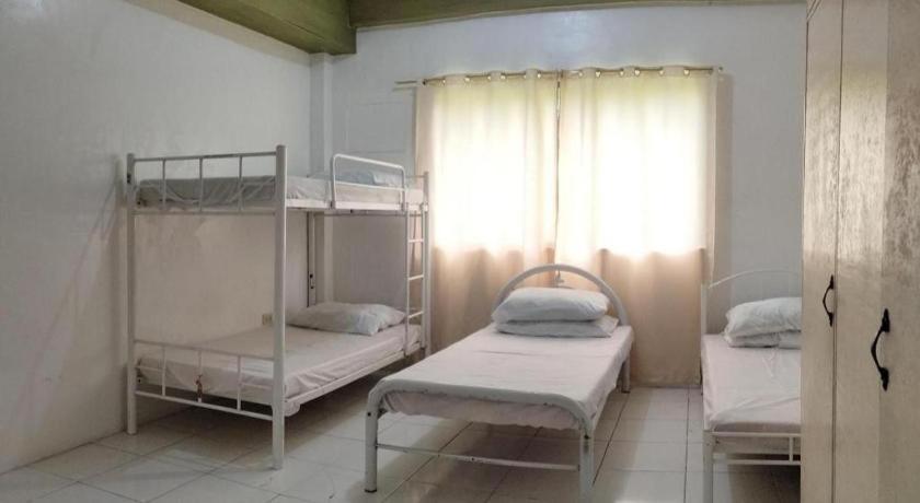Hotel OYO 800 Ddd Habitat Dormtel Bacolod Exterior foto